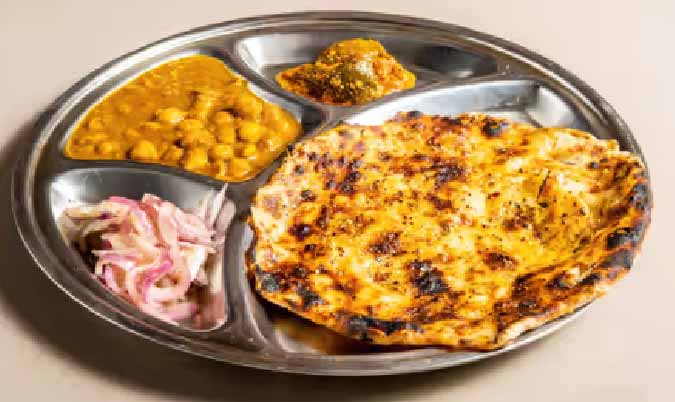 Amritsari Kulcha's plate (2pc)