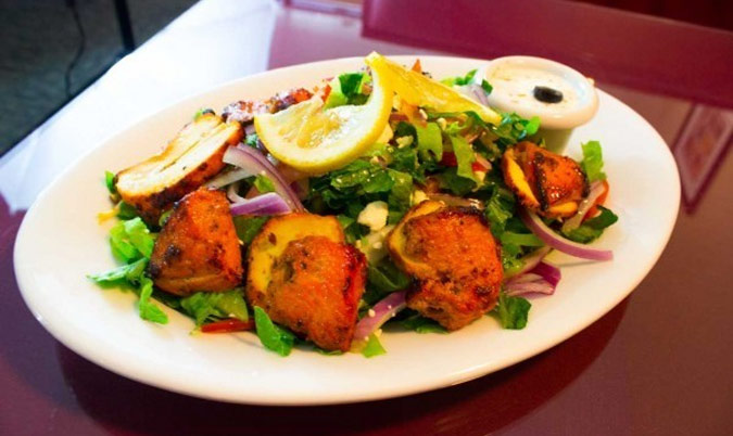 Tandoori chicken tikka With sauce and salad