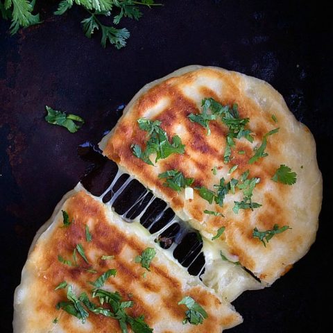 CHEESE WITH SPINACH NAAN
