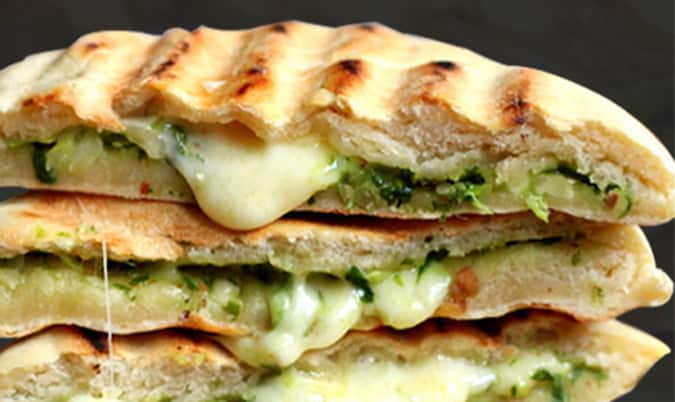 CHEESE AND SPINACH NAAN