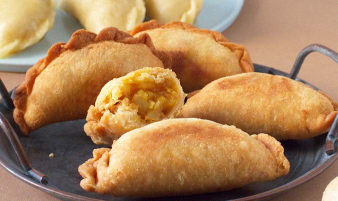 Curry Puffs (4 pieces)