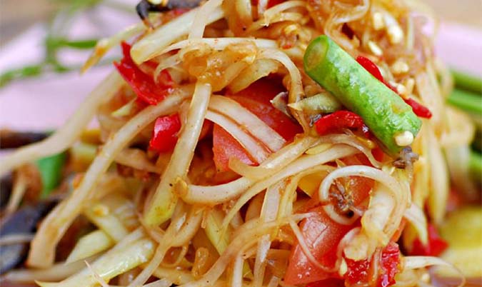 Som Tam (Papaya Salad Thai or Laos Style)