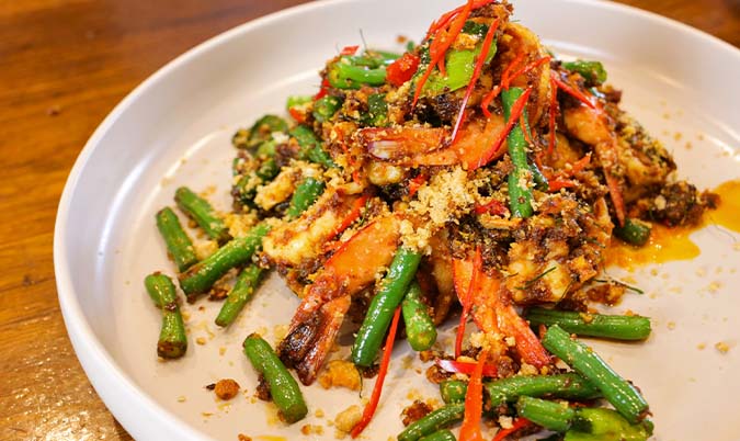 Goong Pad Prik Sod (Chilli Prawns)