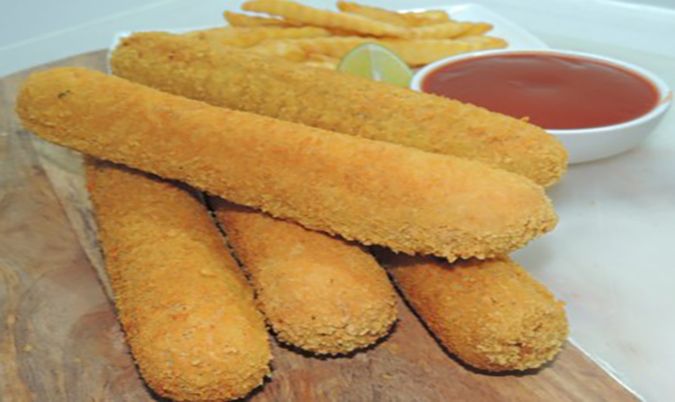 Crumbed Sausage with Cheese and Chicken