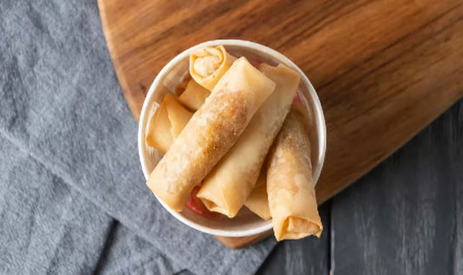 Mini spring rolls (8 pieces) (code:518)