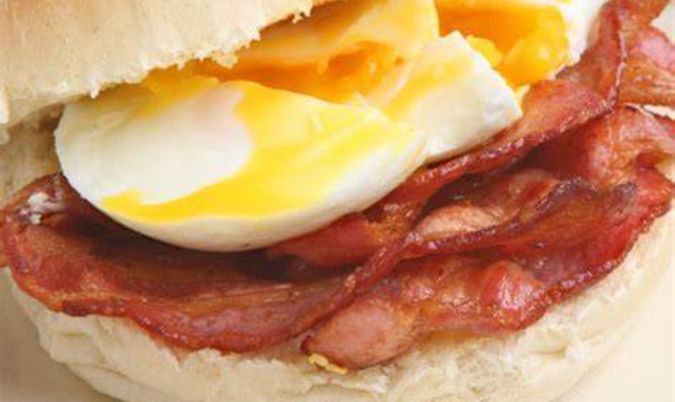 Bacon & Egg Roll/Vetkoek