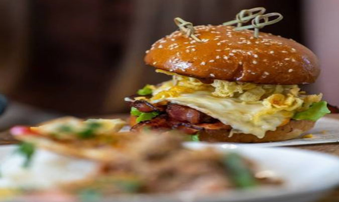 Bacon & Egg Burger With Chips