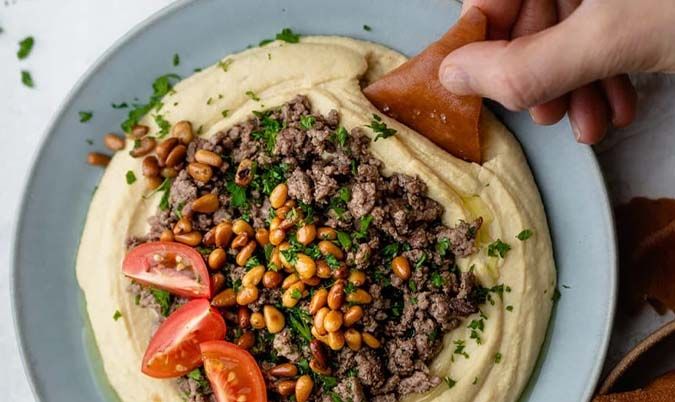 Hummus With Minced Meat And Bread