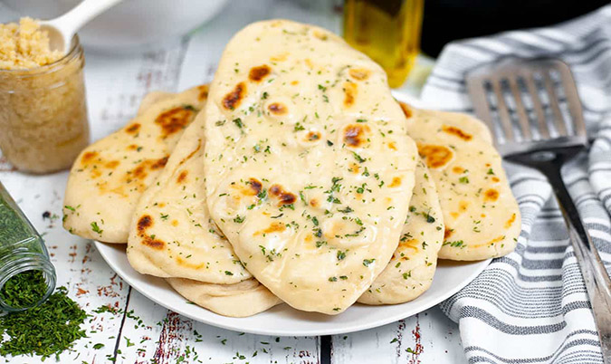 Garlic Naan - 1 Piece