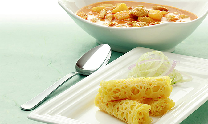 XC07 Three Roti Jala with Two Pieces Curry Chicken