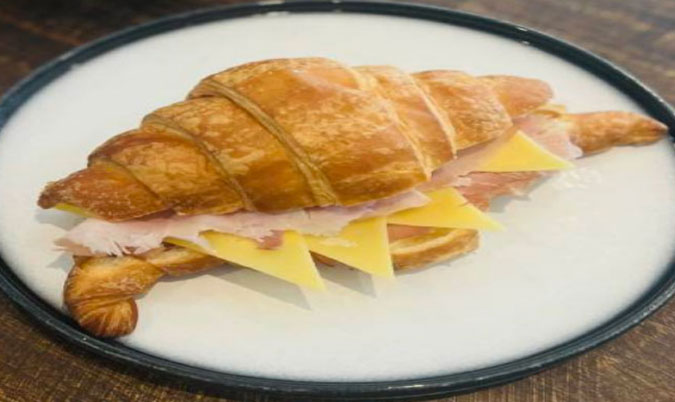 Large Smoked Ham & Cheese Croissant