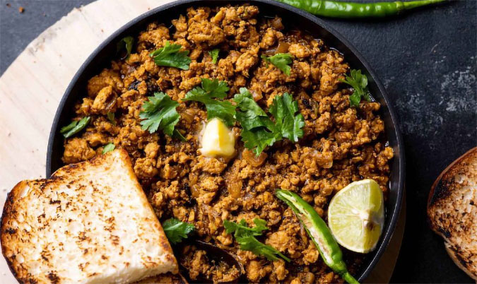 Chicken Kheema Pav