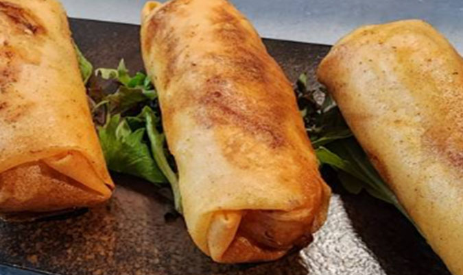 3pcs Crispy prawn and water chestnut spring rolls (3pcs)