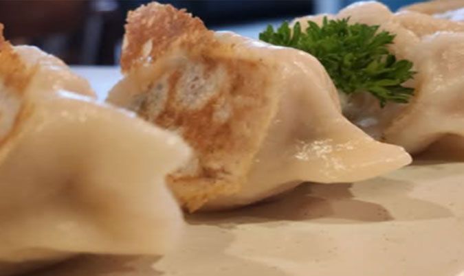 4pcs Pan-fried Pork And Chives Dumplings