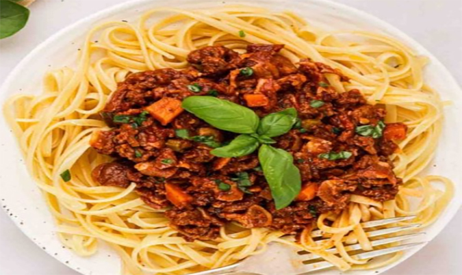 CHICKEN SCHNITZEL & SPAGHETTI
