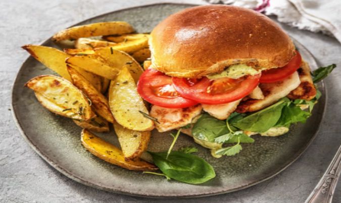 Pesto Halloumi + Chips 2