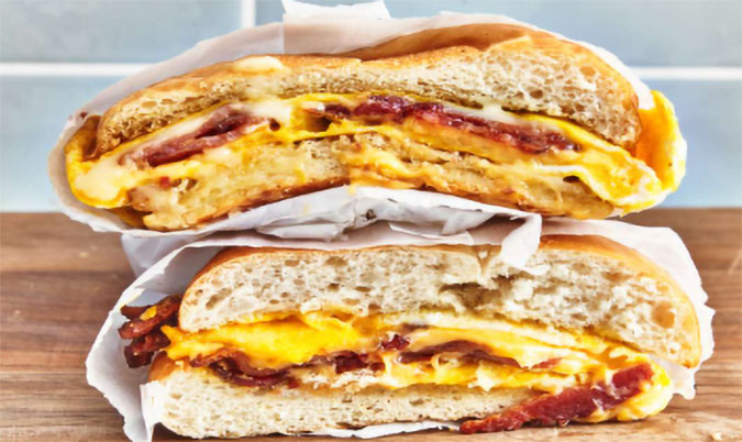 BACON & EGG ROLL