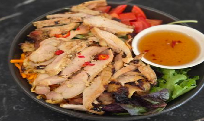 Bun Sweet and Sticky Chicken