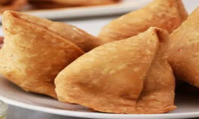 2 Vegetable Samosa