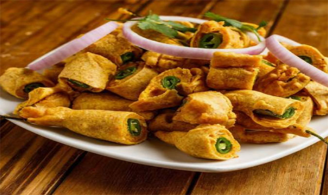 Cut Mirchi Bajji