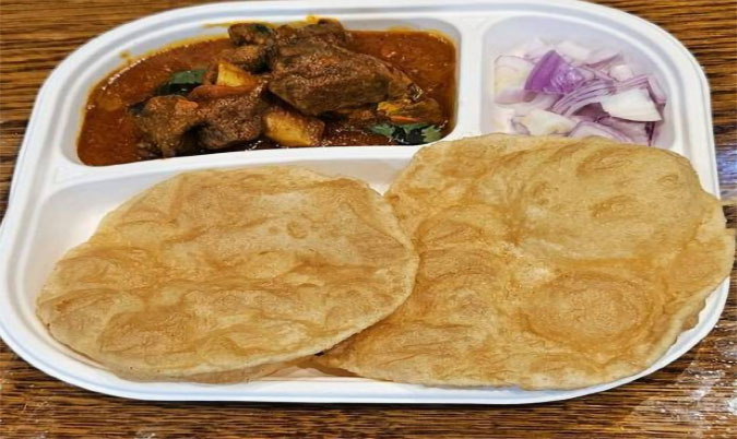 3 Poori with Chicken Curry