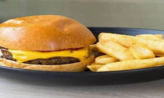 Kid’s Cheeseburger