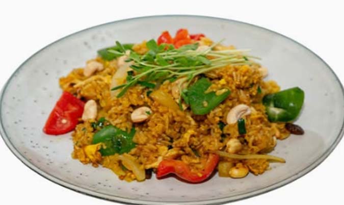 Pineapple Fried Rice (Khao Pad Sabpalot)
