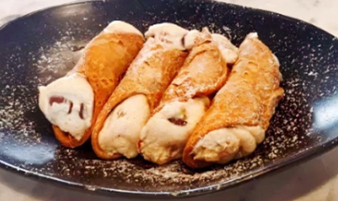 Mini Cannoli (2 Pieces)