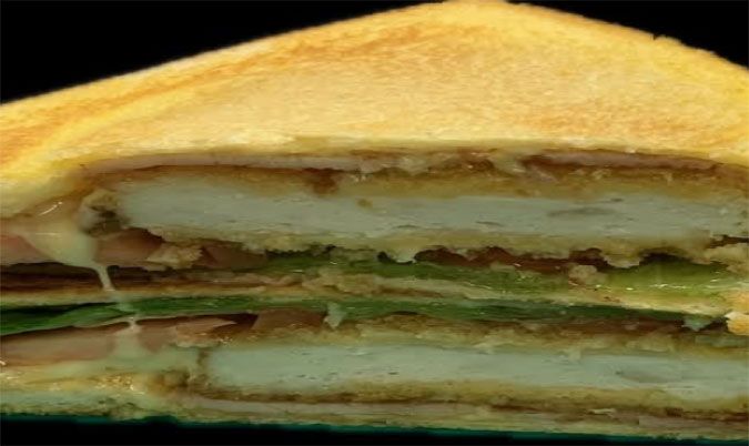 Schnitzel Club Sandwich