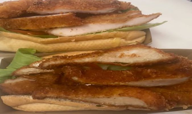 Crispy chicken Banh mi