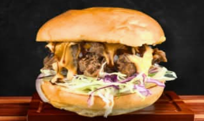 DALLAS PULLED PORK BURGER