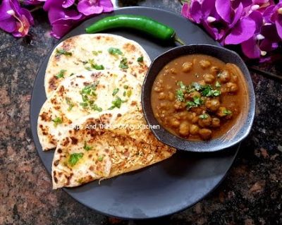PANEER KULCHA WITH CHHOLE