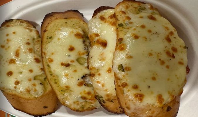 Cheesy Garlic Bread (4 Pieces)