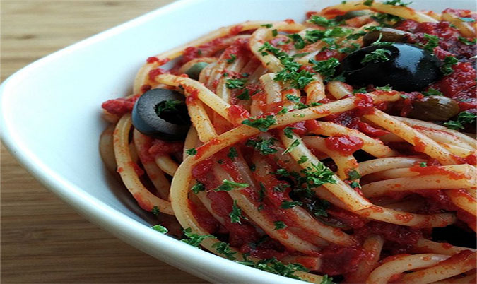 Spaghetti Alla Puttanesca (Salty)