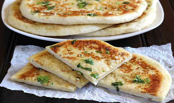 CHEESe GARLIC NAAN