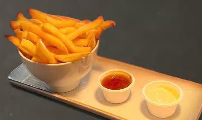 Bowl of chips with sweet chilli & aioli