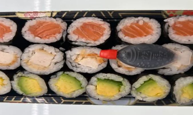 Mixed baby sushi