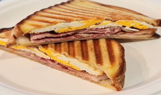 Bacon egg Toastie