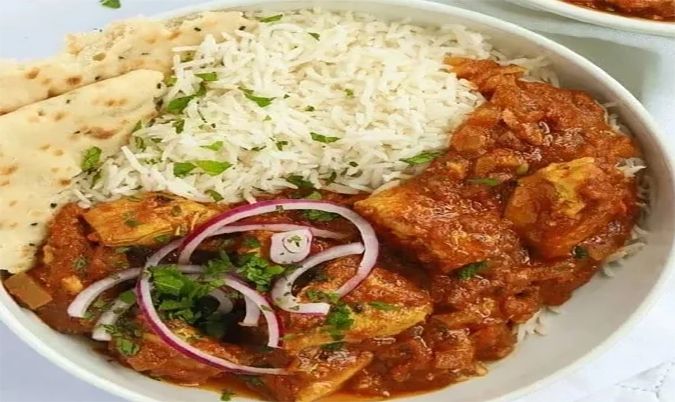 Steamed Rice with Chicken Curry – Homestyle Meal