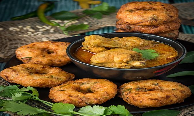 VADA (2 pcs) + Chicken Curry