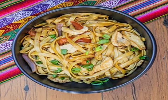 Tallarín Saltado