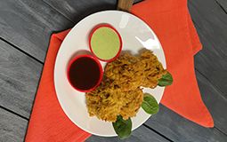 Vegetable pakora (onion bhaji)