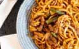 Sizzling Stir Fried Beef Chow Mein in Black Pepper Sauce